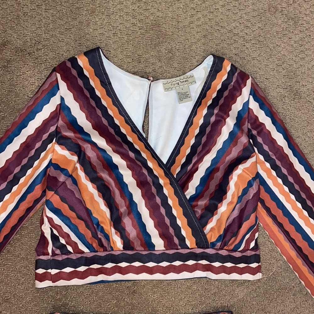 two piece set - Picture 2 of 5